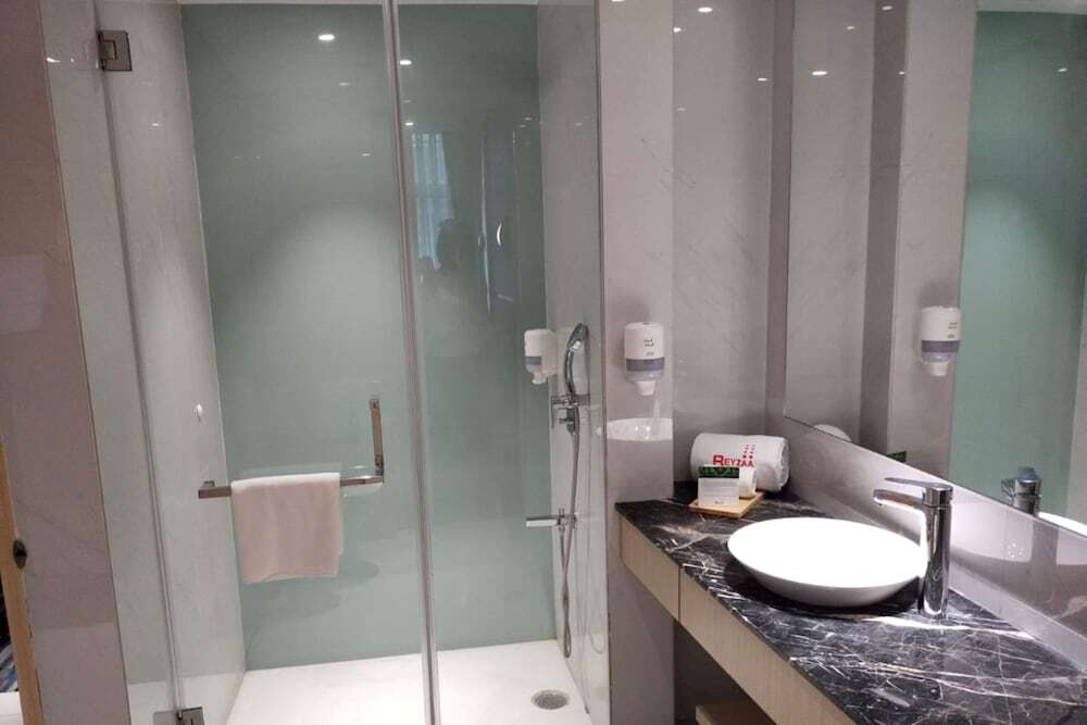 Колката: Beyzaa Hotel & Suites , Kolkata