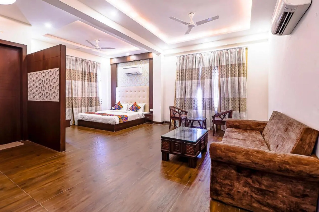 Агра: Fabhotel Swess Grand