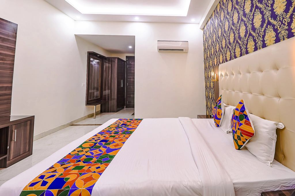 Агра: Fabhotel Swess Grand