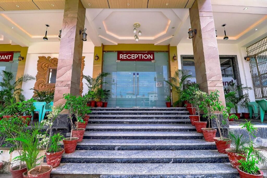 Агра: Fabhotel Swess Grand