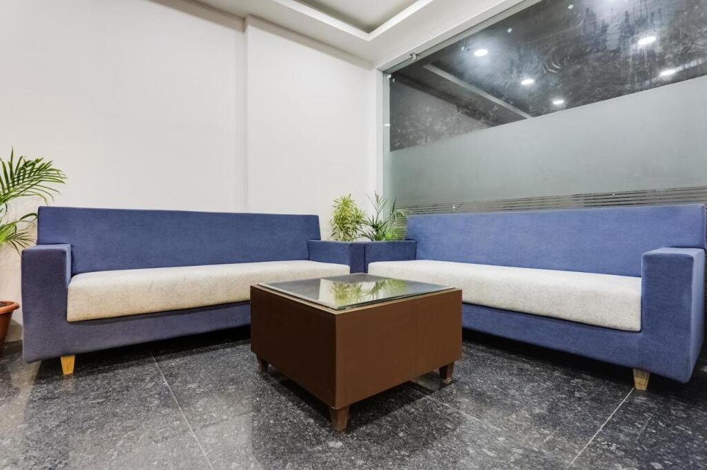 Индаур: FabHotel Pishori Inn