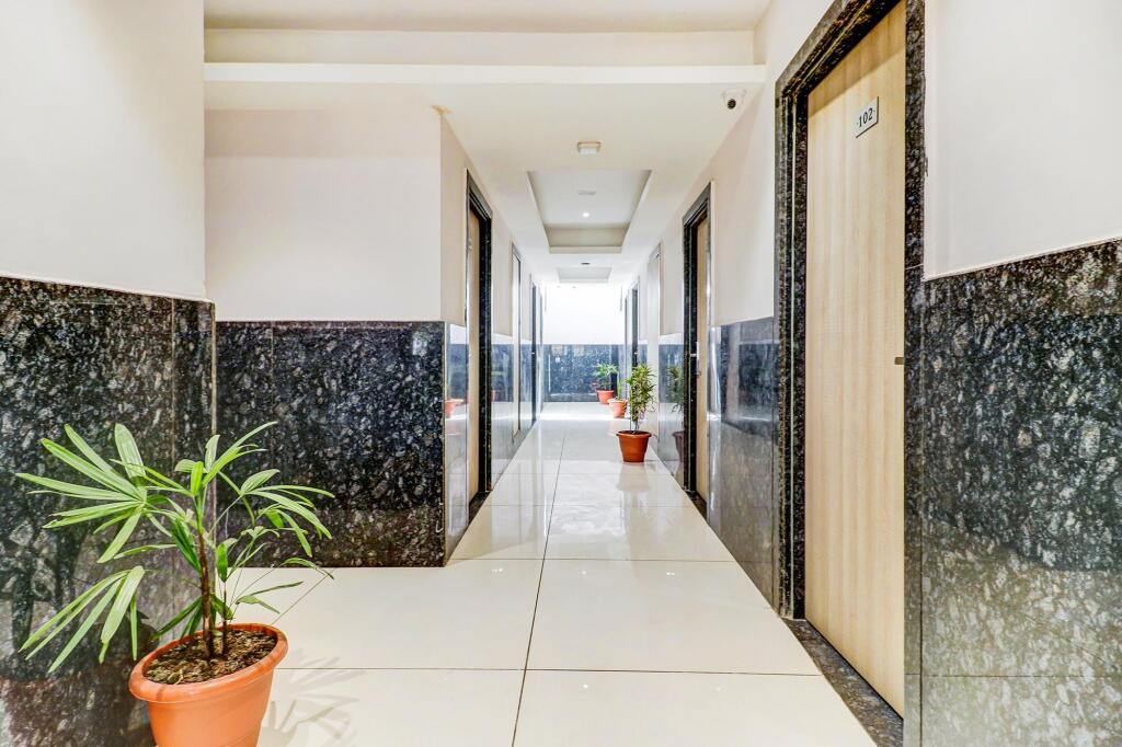 Индаур: FabHotel Pishori Inn