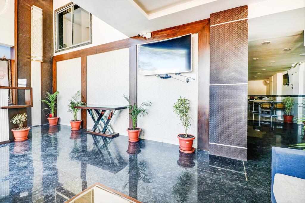 Индаур: FabHotel Pishori Inn