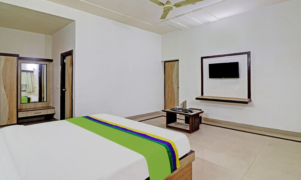 Агра: Treebo Trend Hotel Golden Bird