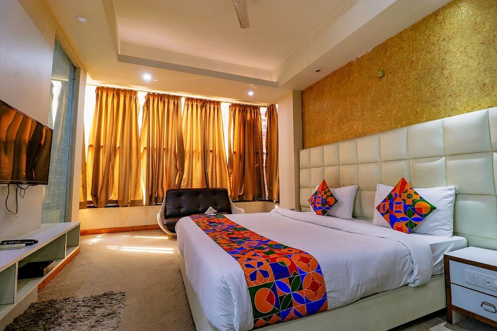 Нойда: Fabhotel Gaba Corporate Suites