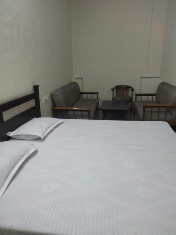 Дехрадун: Bhagwan Guest House