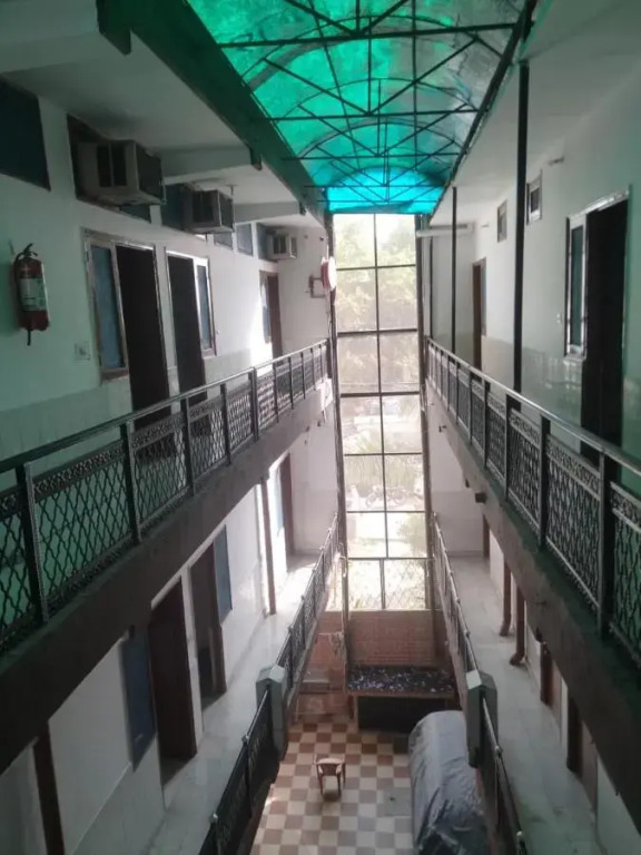 Дехрадун: Bhagwan Guest House