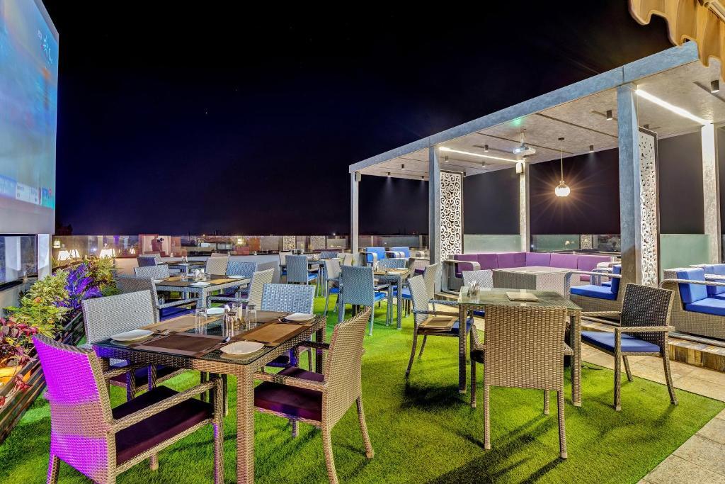 Ахмедабад: OYO Townhouse 812 Hotel The Grand White