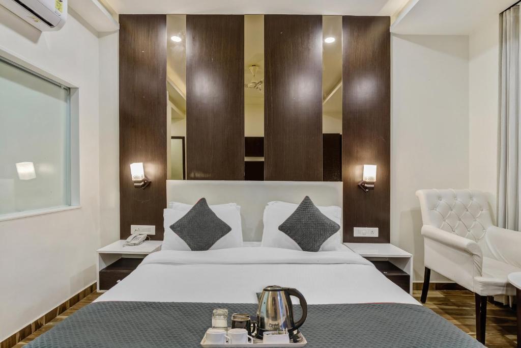 Ахмедабад: OYO Townhouse 812 Hotel The Grand White