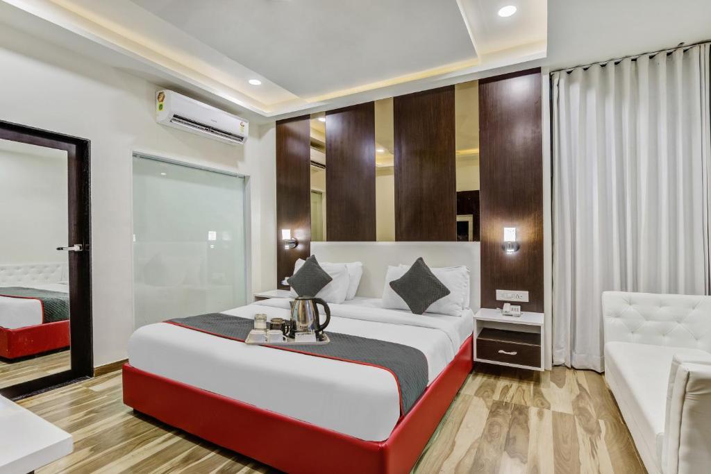 Ахмедабад: OYO Townhouse 812 Hotel The Grand White