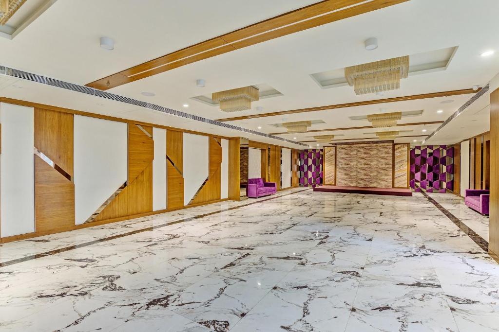 Ахмедабад: OYO Townhouse 812 Hotel The Grand White