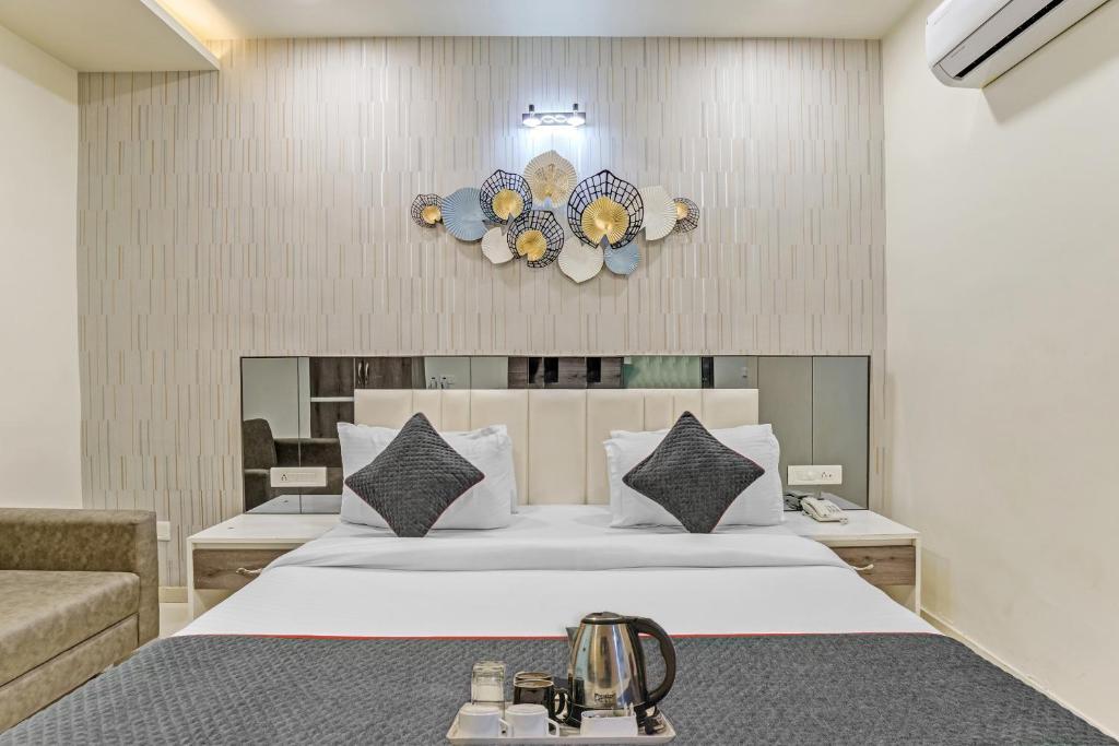 Ахмедабад: OYO Townhouse 812 Hotel The Grand White