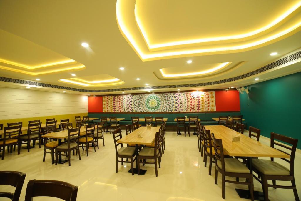 Агра: Vijay Vilas Hotel & Convention Hall