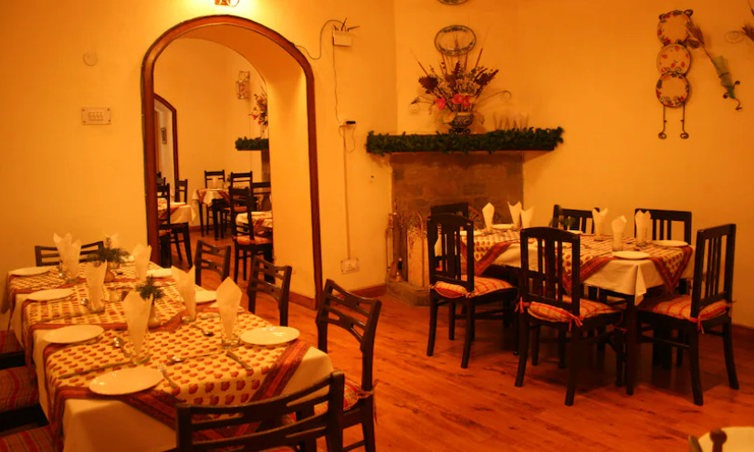 Агра: West View Hotel