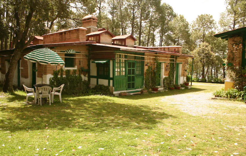 Агра: West View Hotel