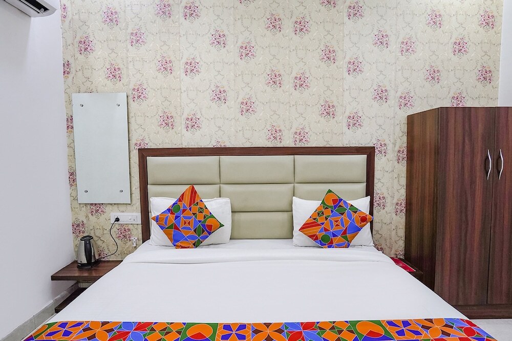 Агра: FabHotel Swess