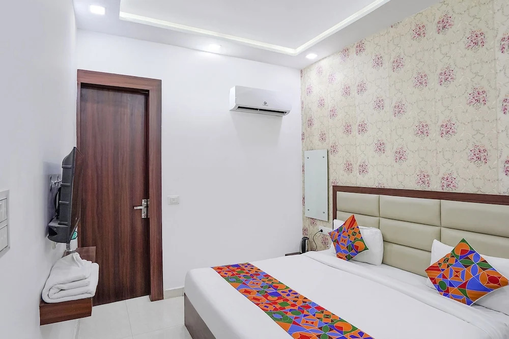 Агра: FabHotel Swess