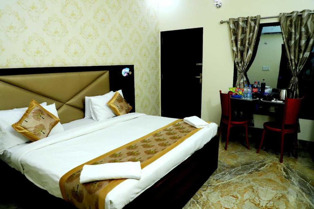 Агра: Pop 93228 Hotel Park View
