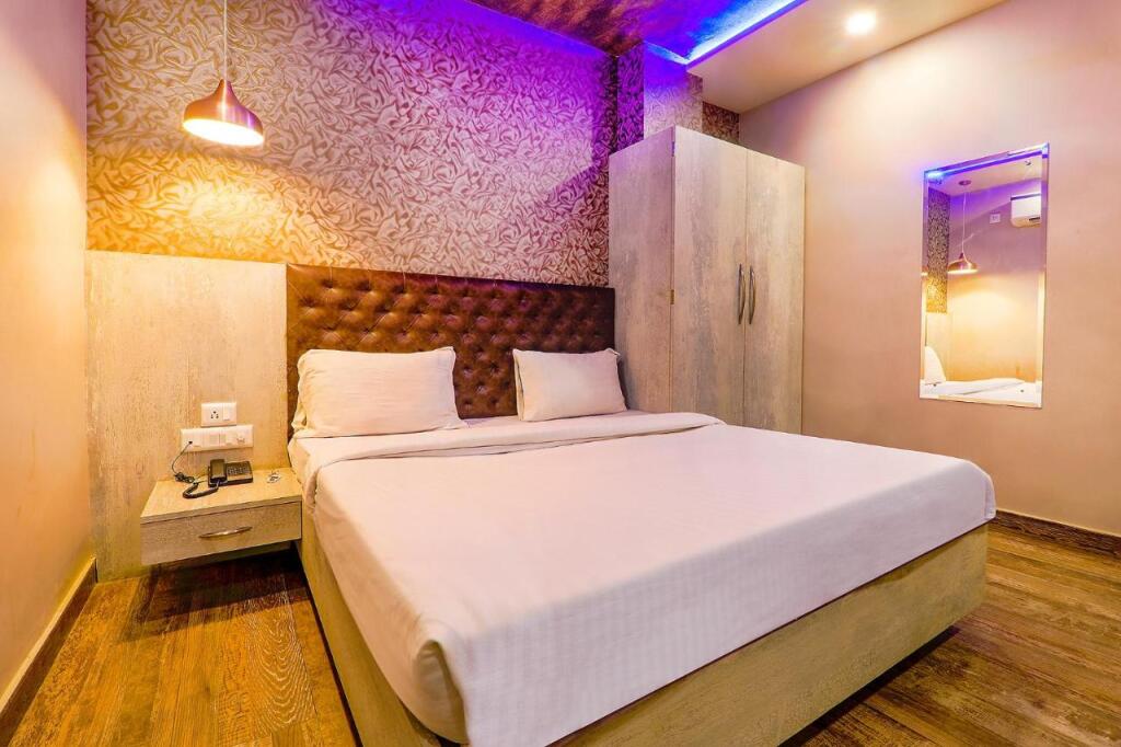 Горакхпур: FabHotel Rudra Inn & Cafe I