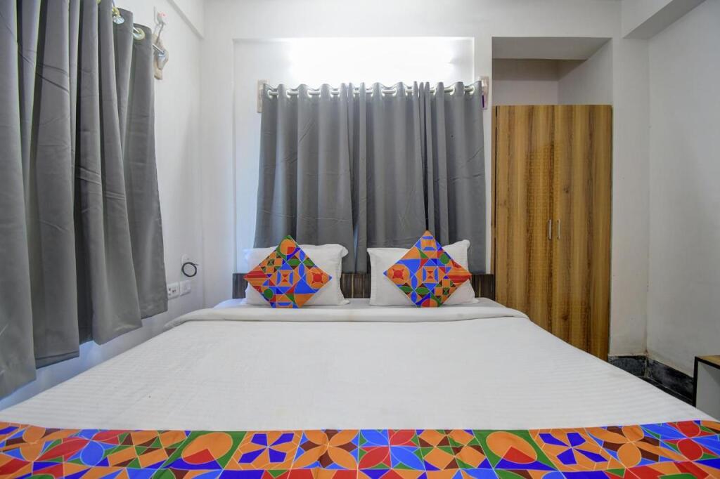 Колката: Fabexpress Amar Raj Villa