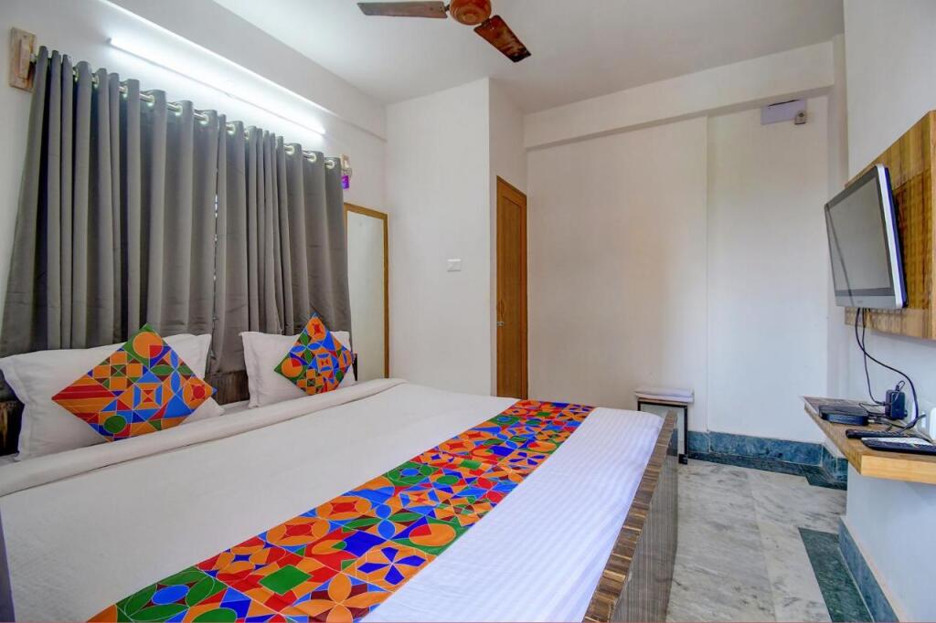 Колката: Fabexpress Amar Raj Villa