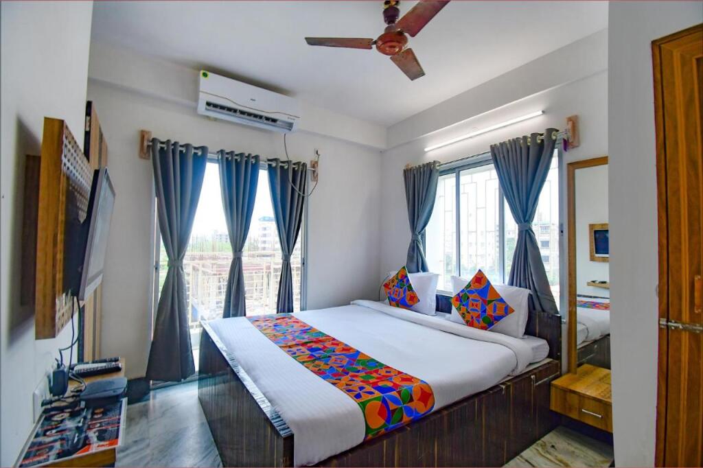 Колката: Fabexpress Amar Raj Villa