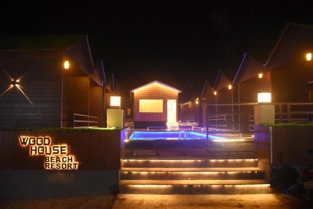 Калангут: Wood House Beach Resort