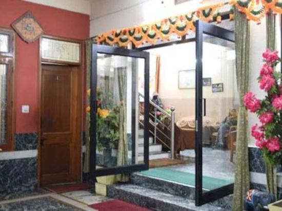 Сукха: Hotel Bhagwati Palace