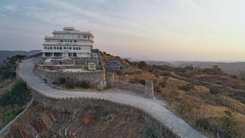 Садри: Fateh Safari Suites by Fateh Collection