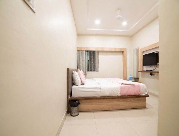 Ахмедабад: Hotel sunsarovar