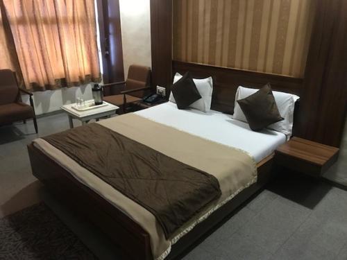 Ахмедабад: Hotel sunsarovar