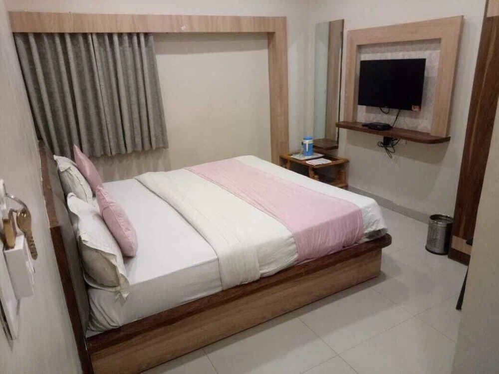 Ахмедабад: Hotel sunsarovar
