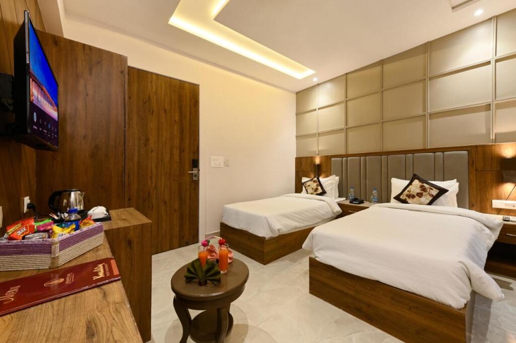 Агра: Avalon Palms Agra