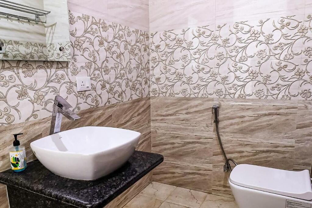 Агра: FabHotel World Link
