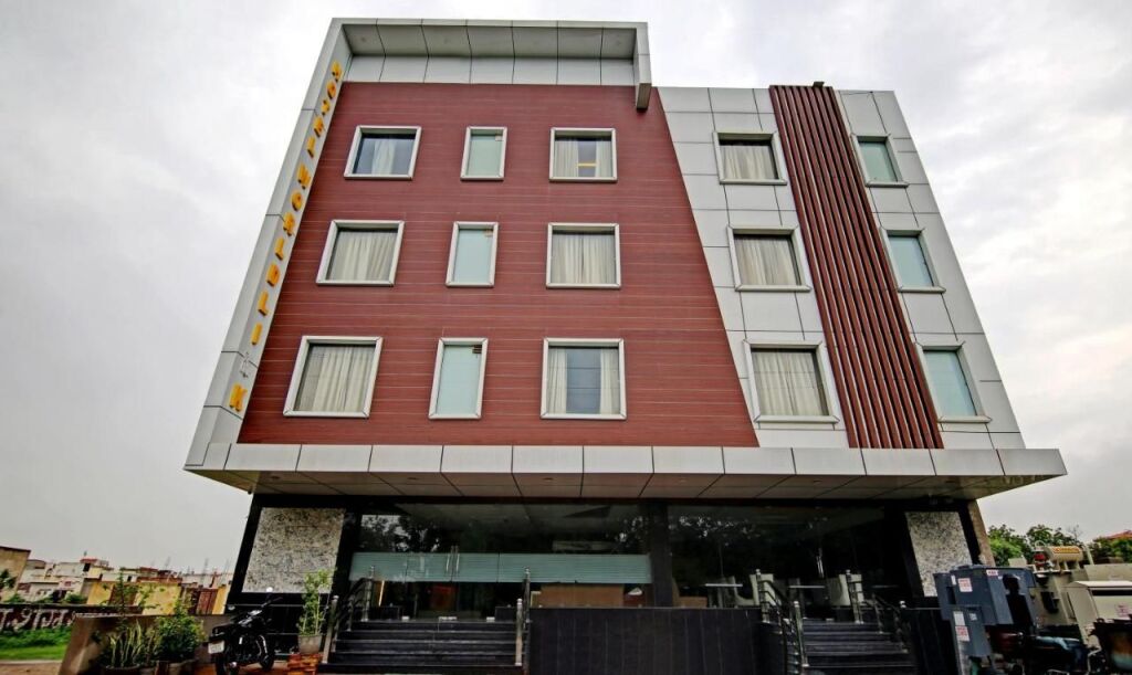 Агра: Treebo S G Grand