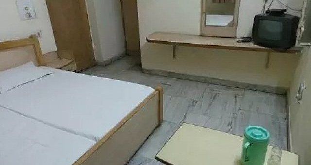 Агра: Hotel Jai Hind And Resturant