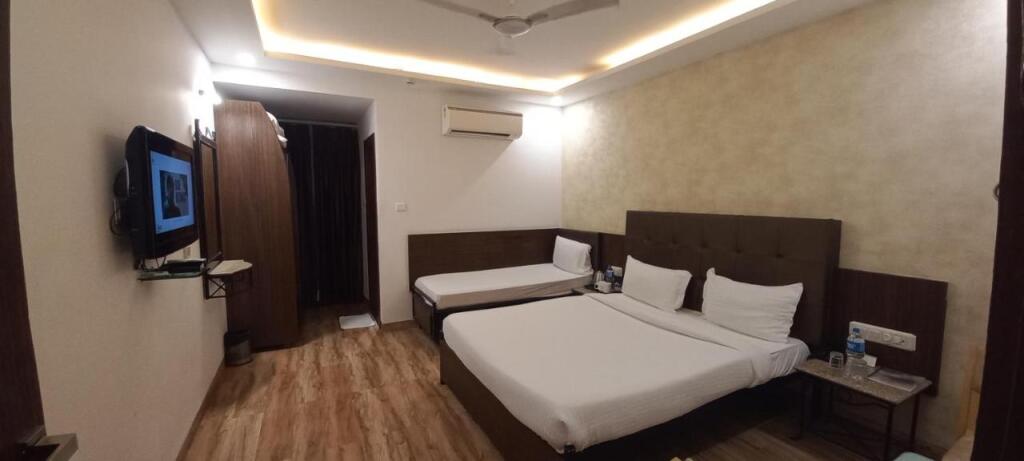 Индаур: Alba Premier, Indore