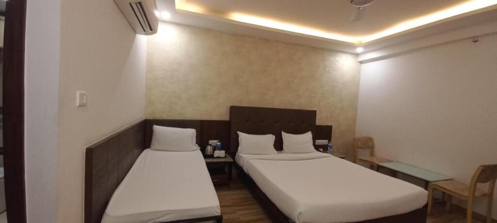 Индаур: Alba Premier, Indore