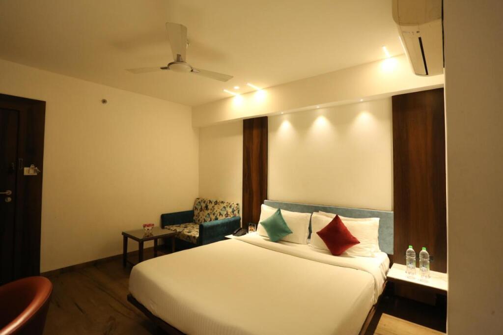 Индаур: Alba Premier, Indore