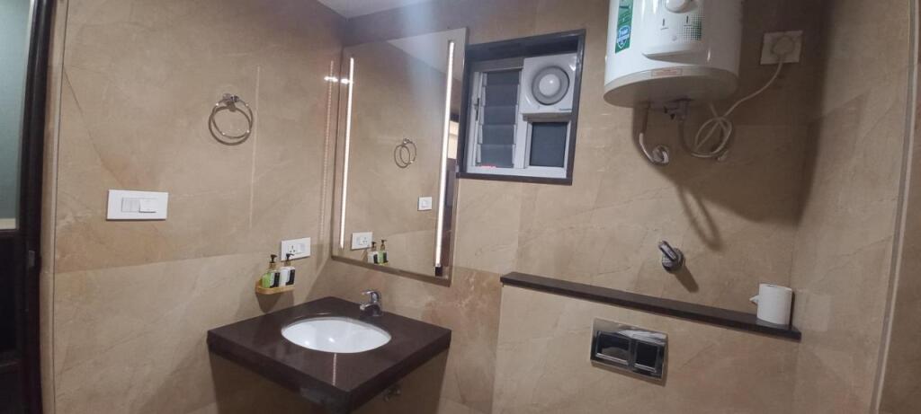 Индаур: Alba Premier, Indore