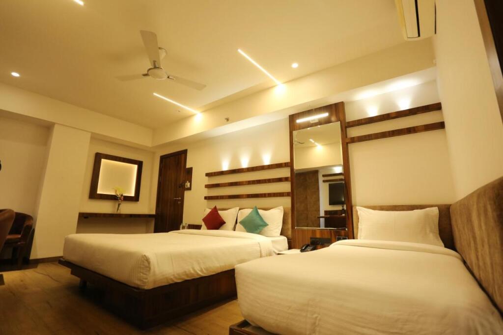 Индаур: Alba Premier, Indore