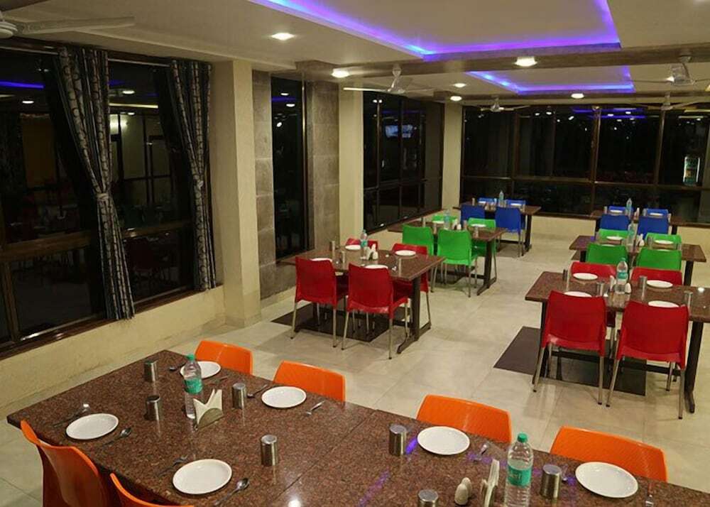 Гора Абу: Monark inn