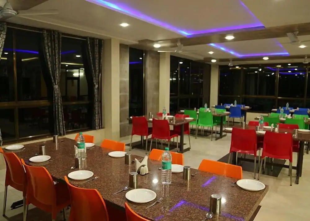 Гора Абу: Monark inn