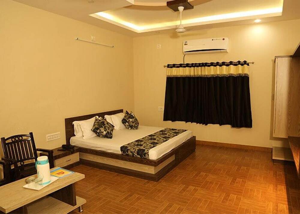 Гора Абу: Monark inn
