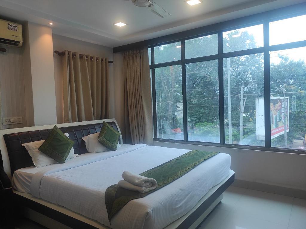 Гувахати: Hotel Rudraksh- Near Guwahati Airport