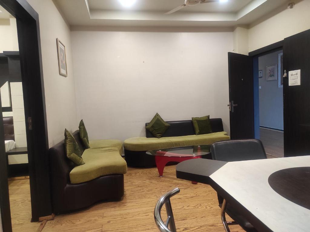 Гувахати: Hotel Rudraksh- Near Guwahati Airport