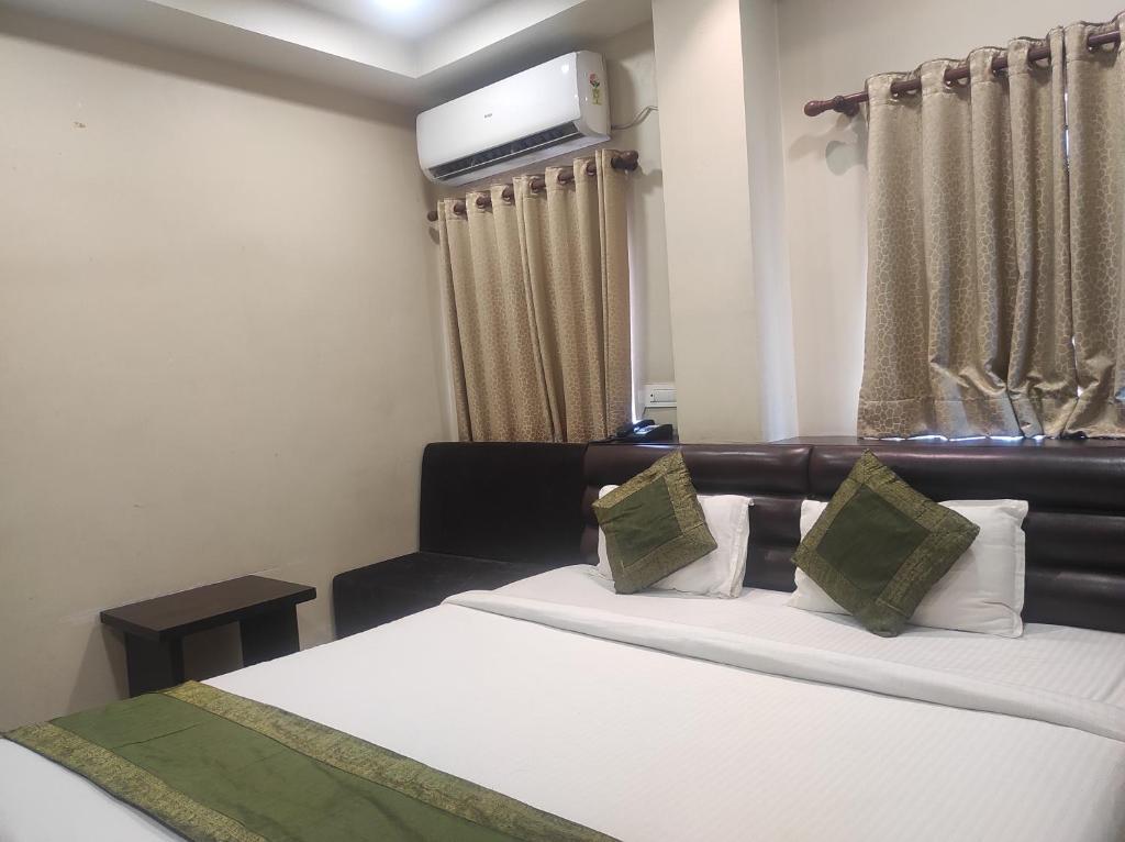 Гувахати: Hotel Rudraksh- Near Guwahati Airport
