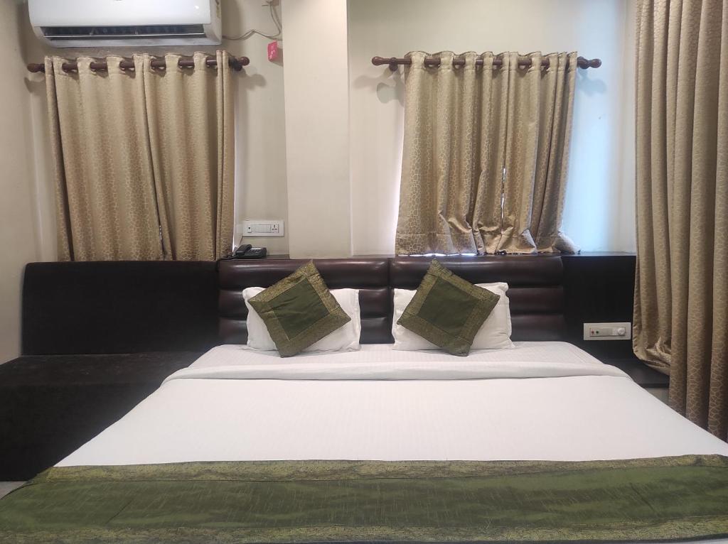 Гувахати: Hotel Rudraksh- Near Guwahati Airport