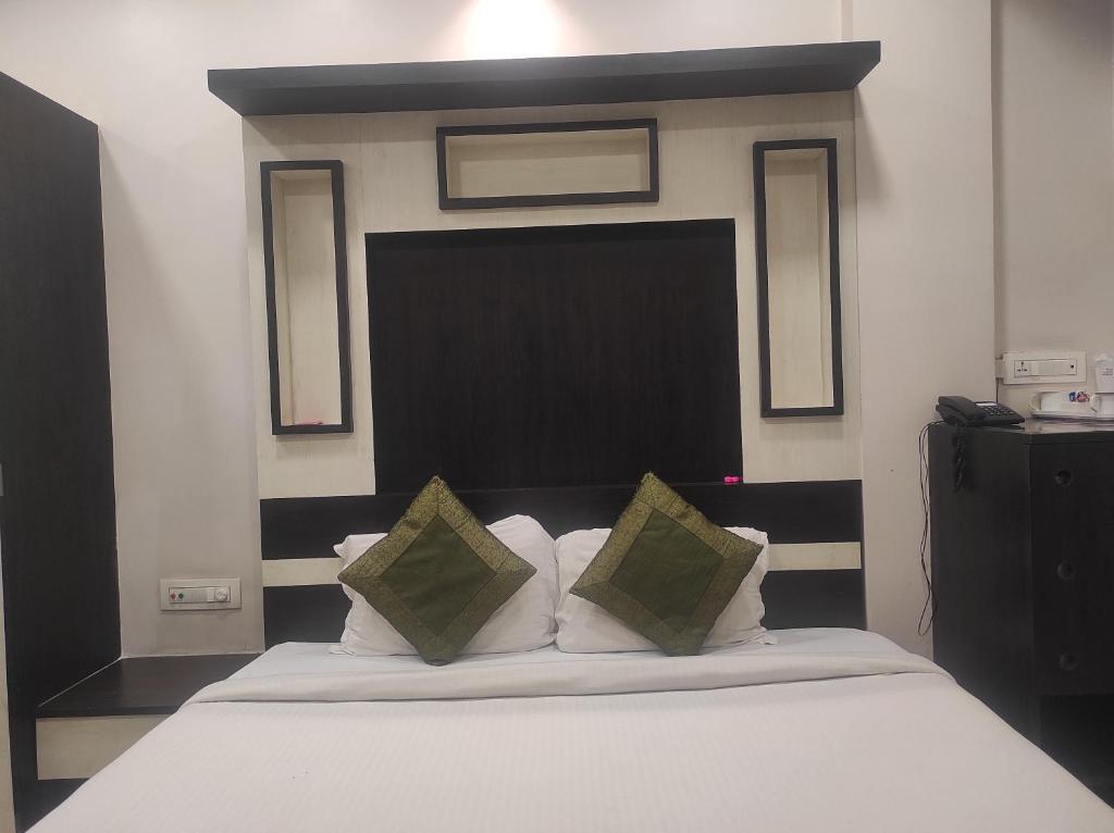 Гувахати: Hotel Rudraksh- Near Guwahati Airport