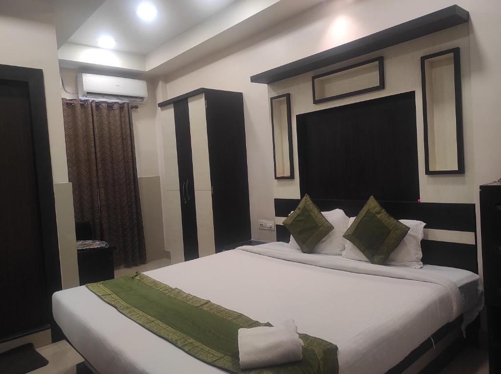 Гувахати: Hotel Rudraksh- Near Guwahati Airport